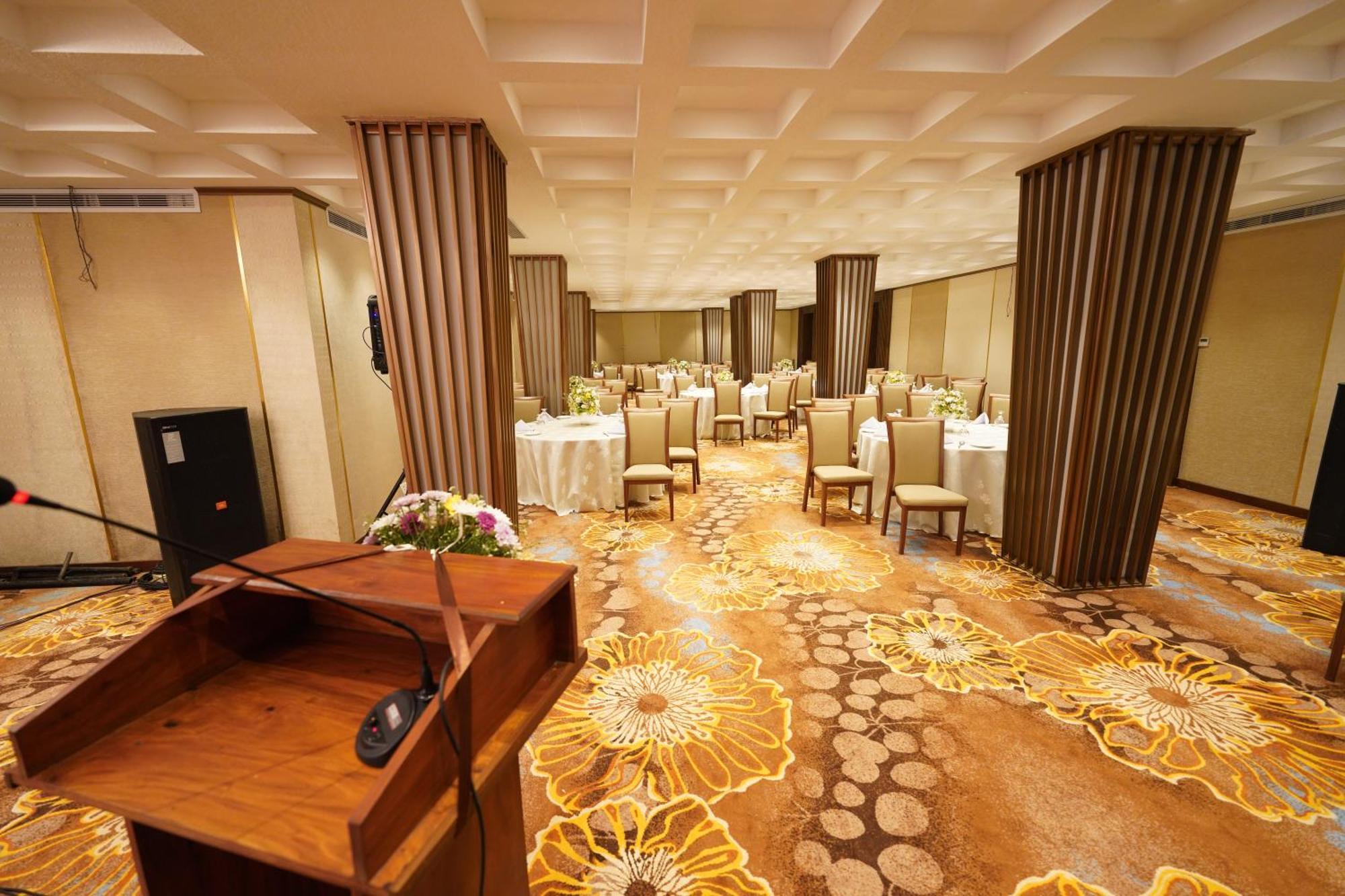 Hotel Grand Amanee Ratnapura Exteriér fotografie