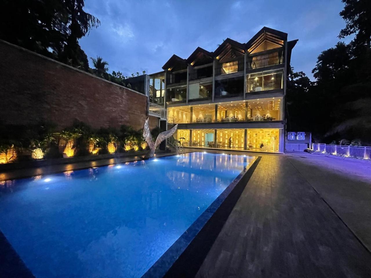 Hotel Grand Amanee Ratnapura Exteriér fotografie