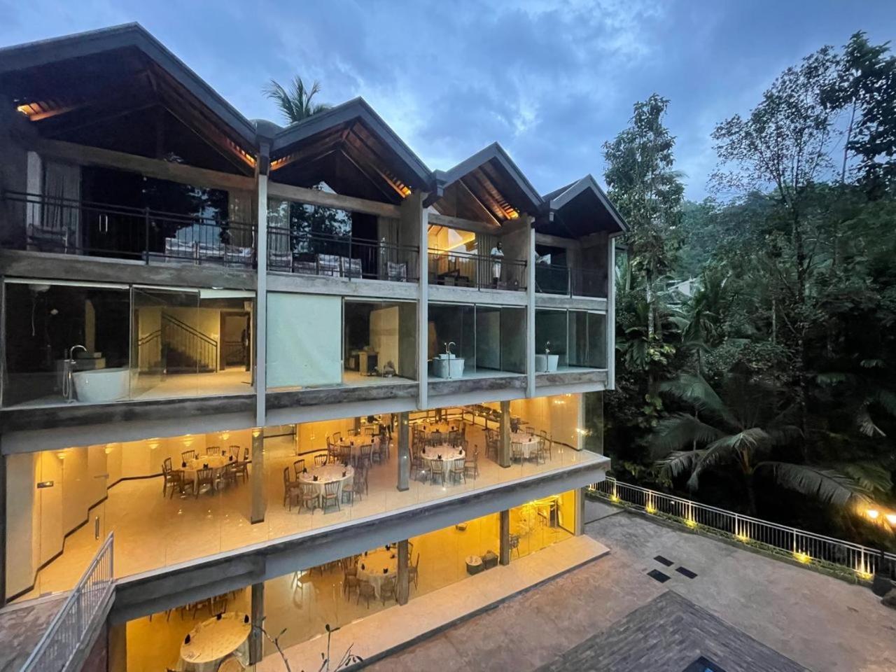 Hotel Grand Amanee Ratnapura Exteriér fotografie