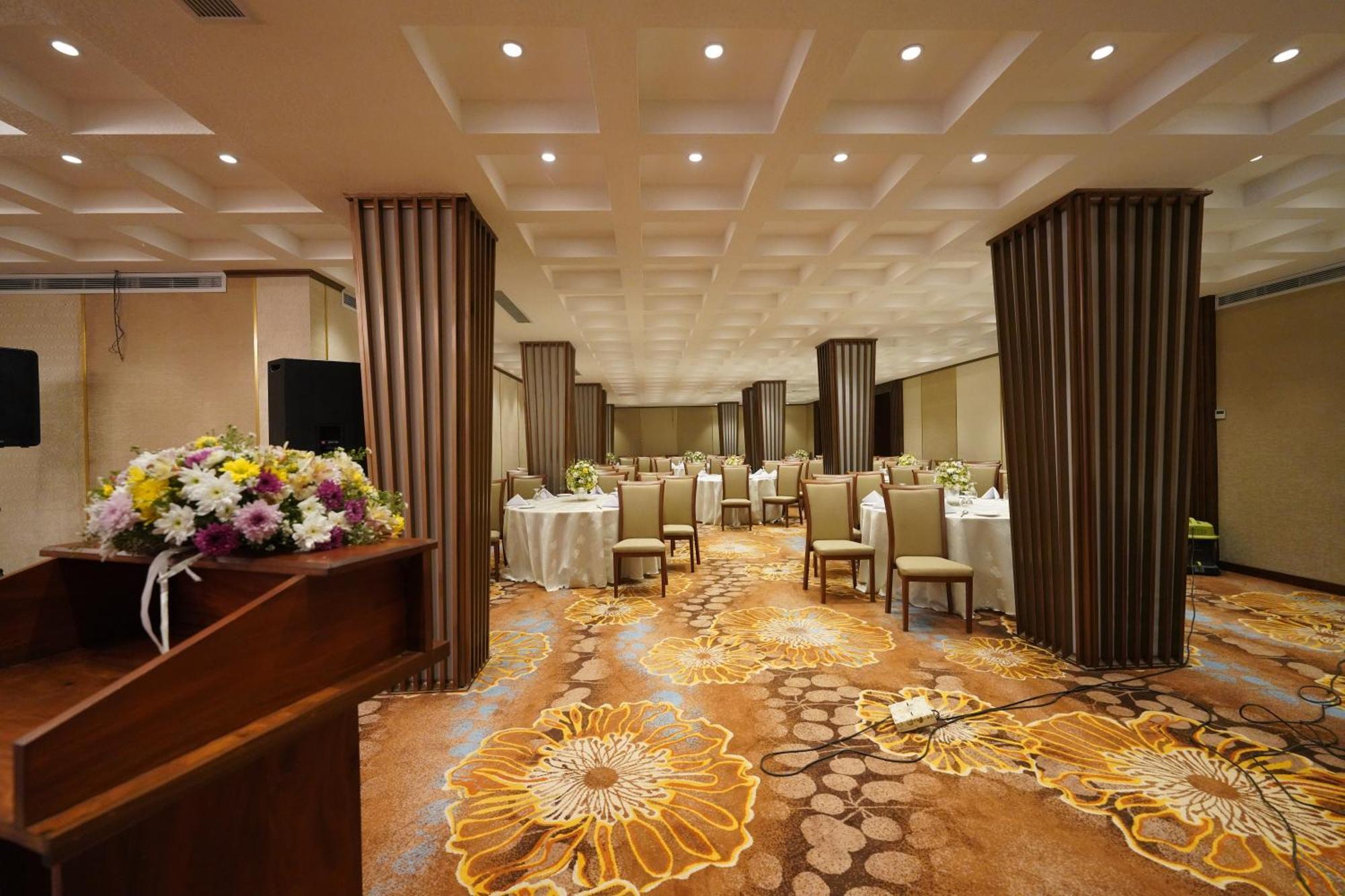 Hotel Grand Amanee Ratnapura Exteriér fotografie